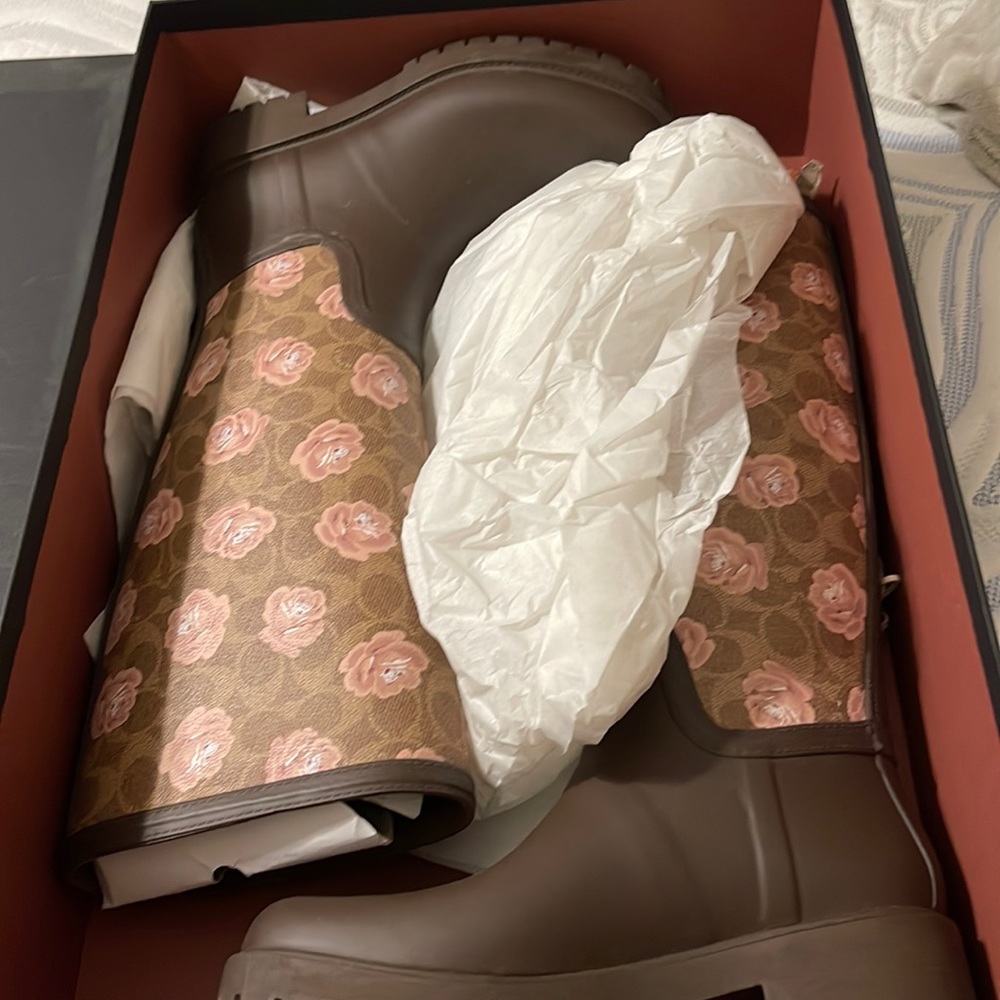 Coach Rainboot With Signature Floral Print - Brown